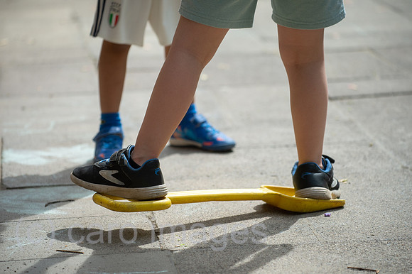 Berlin, Deutschland - Kinder auf dem Spielplatz