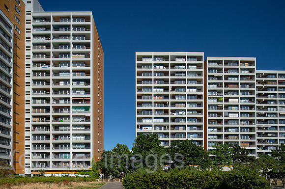 Berlin, Deutschland - Wohnhaueser der GEWOBAG in Berlin-Kreuzberg