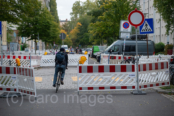 Berlin, Deutschland - Sprassensperrung mit Absperrgitter