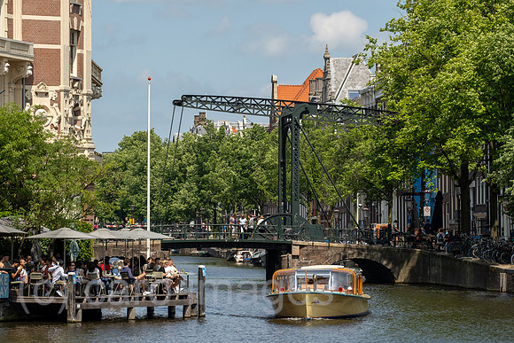 Niederlande, Amsterdam - Historische Zugbruecke im Grachtenguertel