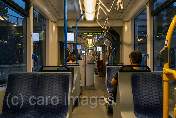 Niederlande, Amsterdam - In einer Strassenbahn Richtung Zentrum