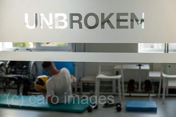 Ukraine, Lwiw - Reha-Zentrum UNBROKEN, spezialisiert auf Therapie von Kriegsverletzungen und Anpassungen von Prothesen
