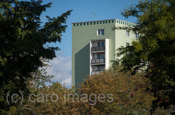 Berlin, Deutschland - DDR Plattenbauten in Berlin-Mitte