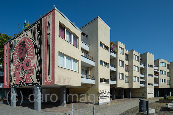 Berlin, Deutschland - Wohnbebauung am Mehringplatz in Kreuzberg