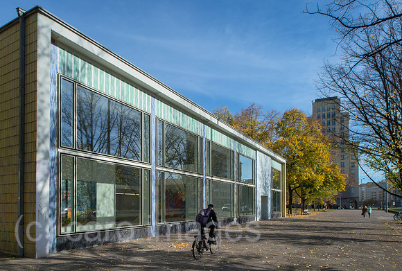 Berlin, Deutschland - Der Pavillion Kunst in der Karl-Marx-Allee 45