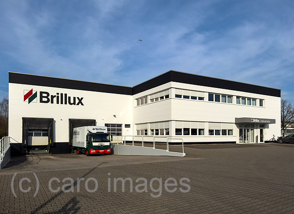 Deutschland, Bremen - Logistikpunkt und Buerogebaeude des Produzenten von Farben und Lacken BRILLUX