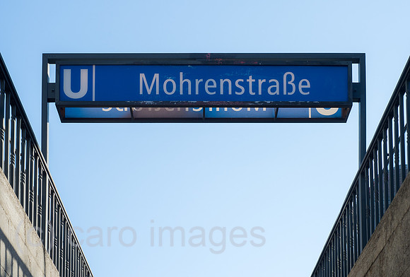 Berlin, Deutschland - Eingang U-Bahnhof Mohrenstrasse