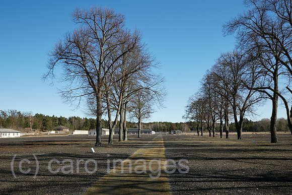Fuerstenberg / Havel, Brandenburg, Deutschland - Blick vom Appellplatz auf die Lagerstrasse 1 auf dem Gelaende der Mahn- und Gedenkstaette Ravensbrueck.