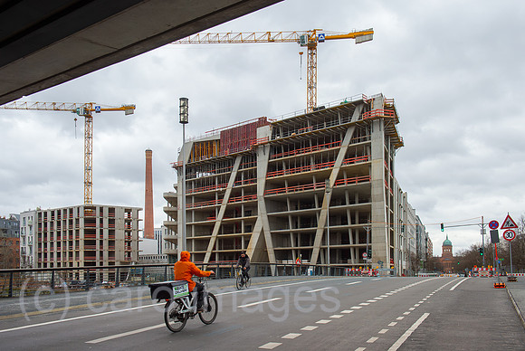 Berlin, Deutschland - Rohbau von Elements an der Spree