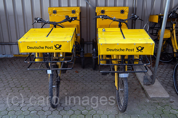 Berlin, Deutschland - Fahrraeder der Briefzusteller der Deutschen Post.