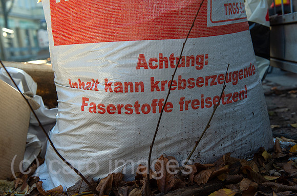 Berlin, Deutschland - Muelltuete fuer Sondermuell