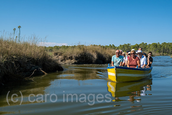 Albanien, Divjaka - touristischer Bootausflug in die Lagune (Salz-und Suesswasser einer Flussmuendung) im Nationalpark Divjaka-Karavasta an der Adriakueste
