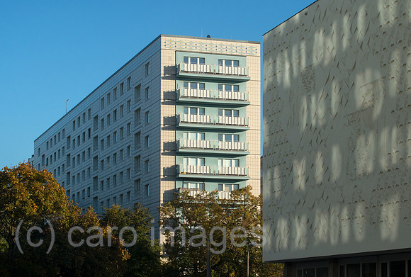 Berlin, Deutschland - DDR Plattenbauten in Berlin-Mitte