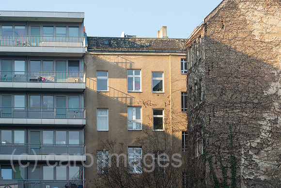 Berlin, Deutschland - Fassaden von Wohnhaeusern in Berlin-Moabit